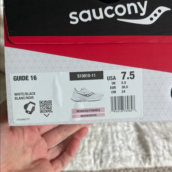 Saucony White and Black Athletic Shoes - Picture 2 of 4